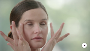 Dr. Hauschka Tutorial: Flawless Complexion Dr. Hauschka Tutorial: Flawless Complexion