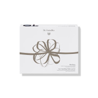 Radiantly beautiful: featuring a Lipstick, a Lip Line Definer and an exclusive Pocket Mirror Dr. Hauschka Eye-Catching Make-up Set