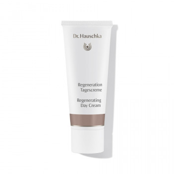 Dr. Hauschka Regenerating Day Cream Refines and leaves skin feeling smooth Dr. Hauschka Regenerating Day Cream with gift