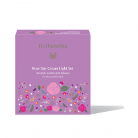 Rose Day Cream Light Set (Worth £47.50) Rose Day Cream Light Set (Worth £47.50)